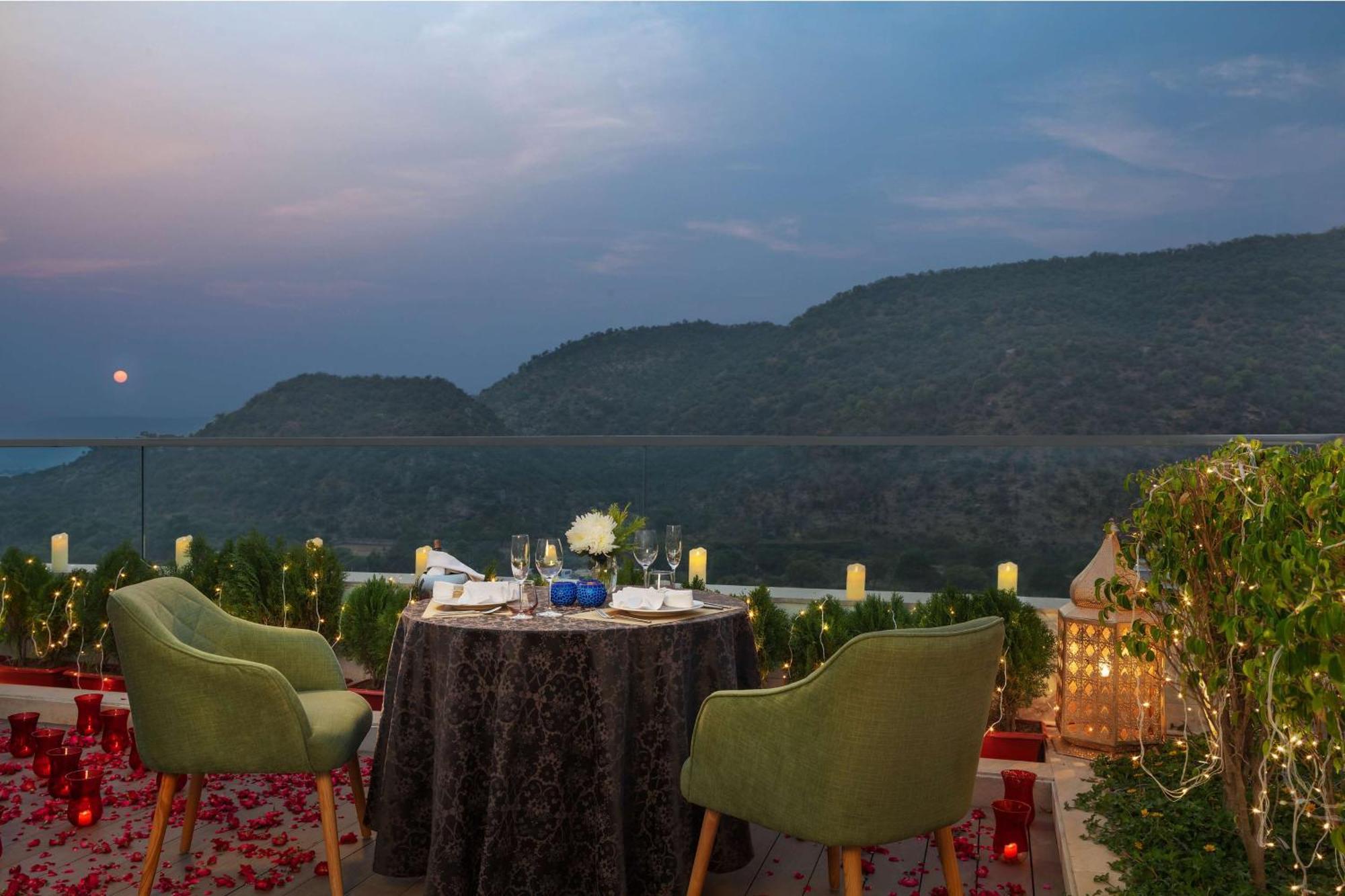Doubletree By Hilton Jaipur Amer Esterno foto