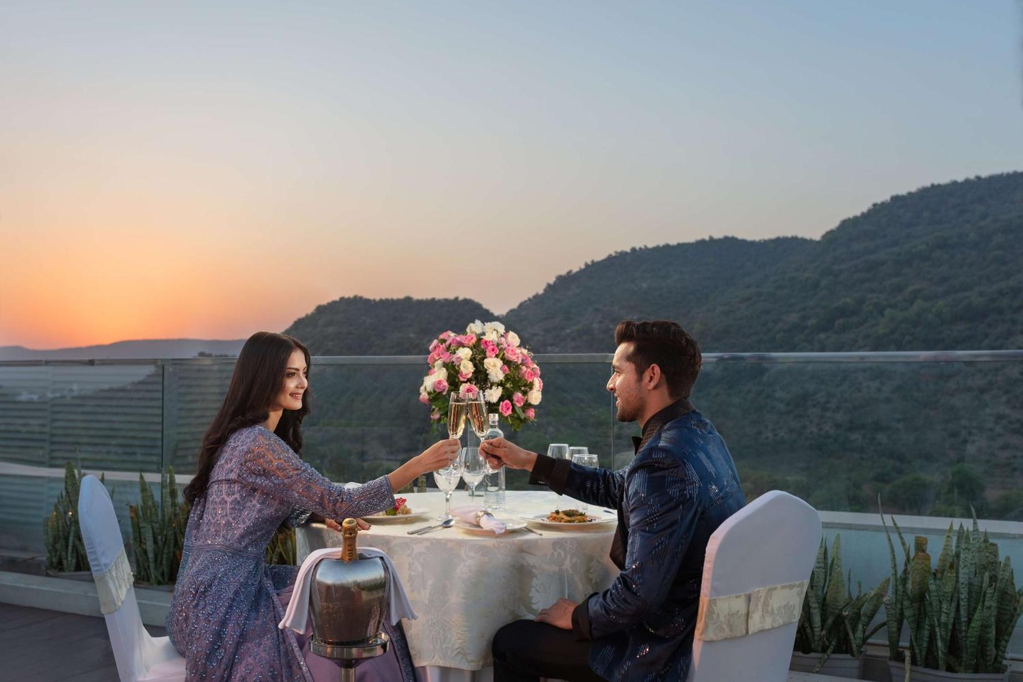 Doubletree By Hilton Jaipur Amer Esterno foto