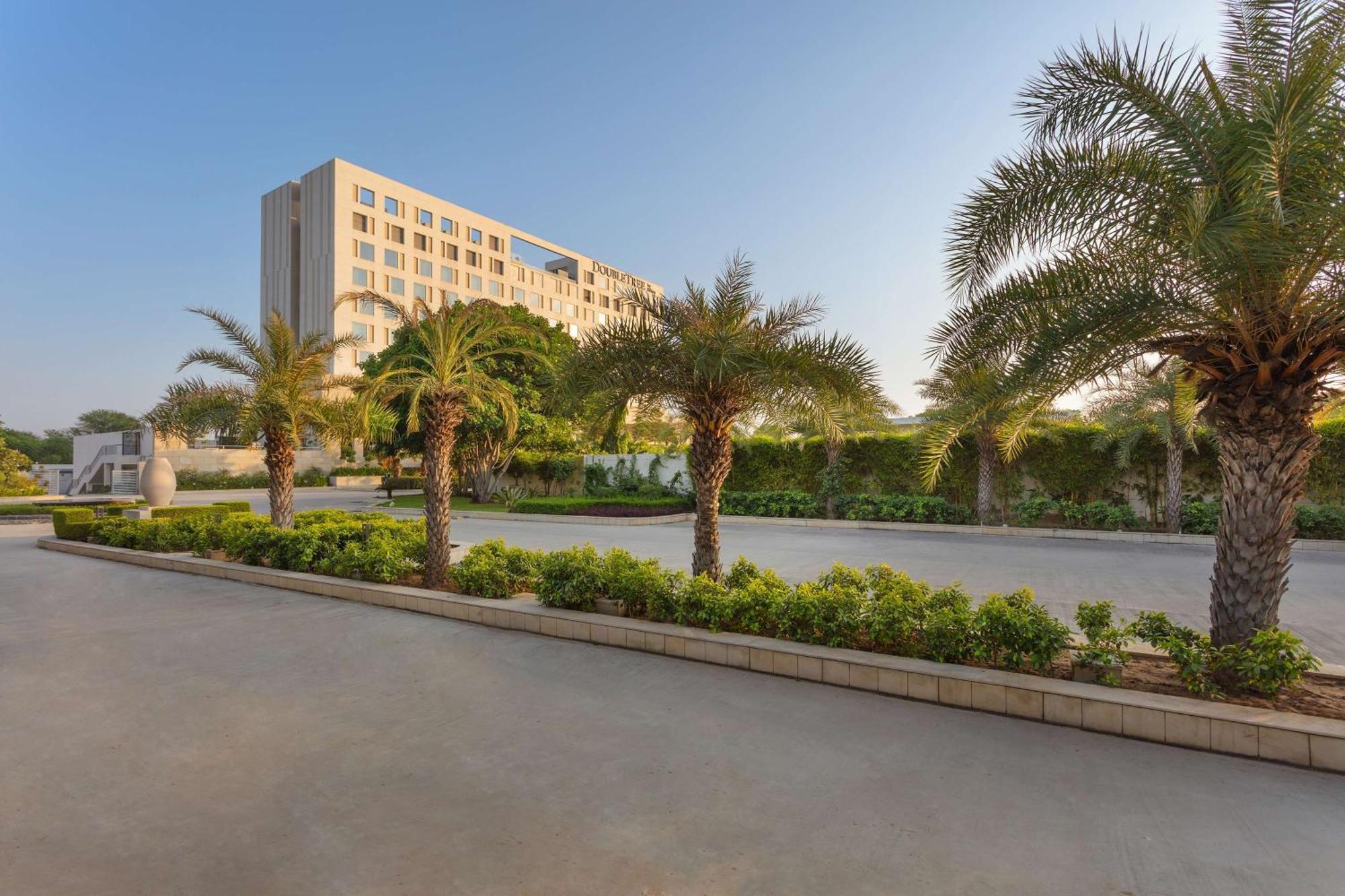 Doubletree By Hilton Jaipur Amer Esterno foto
