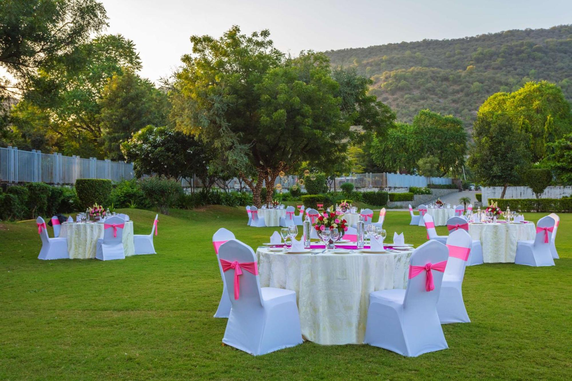 Doubletree By Hilton Jaipur Amer Esterno foto